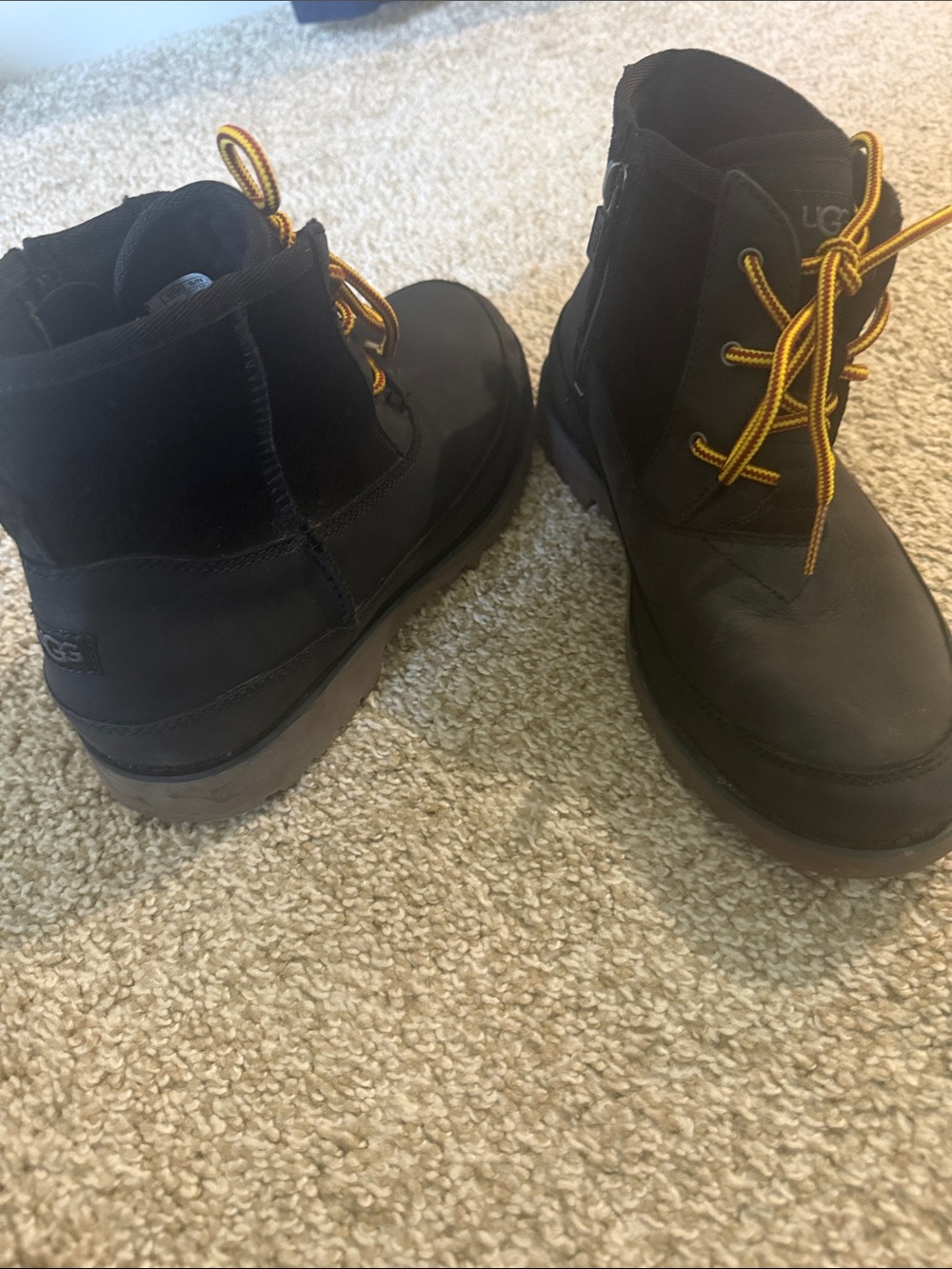 UGG K Bradley Kids Black hiking  Boots with Yellow Contrast Laces size 5 youth